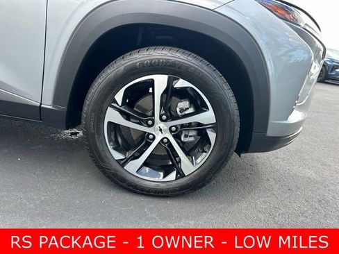 Used 2024 Chevrolet Trax RS w/ Driver Confidence Package image 8