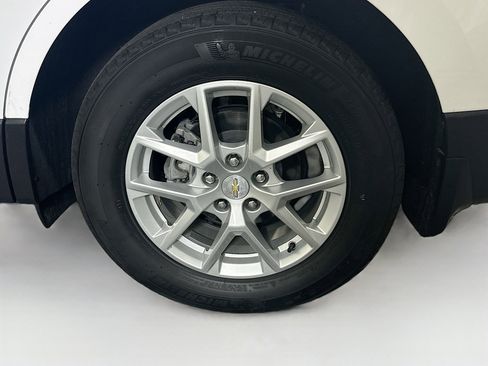 Used 2024 Chevrolet Equinox LT w/ LPO, Floor Liner Package image 11