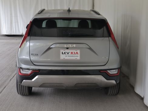 Used 2024 Kia Niro SX Touring FWD image 26