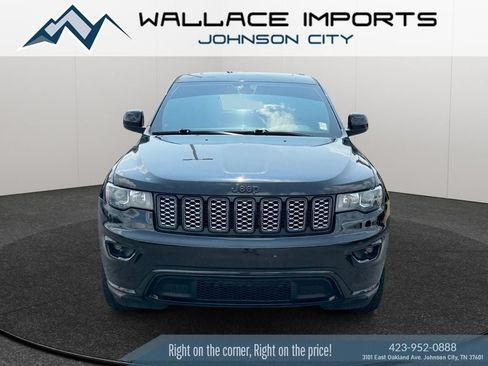 Used 2020 Jeep Grand Cherokee Altitude AWD/4WD image 8