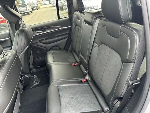 New 2026 Jeep Grand Cherokee Altitude AWD/4WD image 36