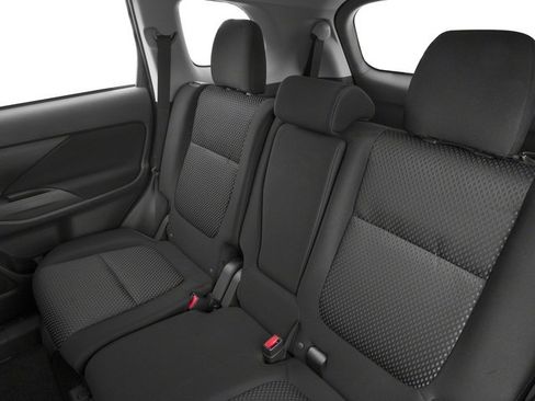 Used 2018 Mitsubishi Outlander ES AWD/4WD image 14