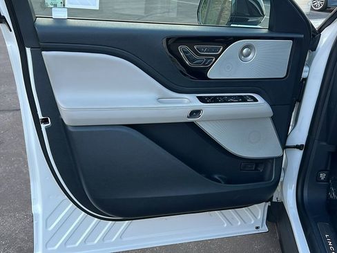 New 2025 Lincoln Aviator 2WD w/ Jet Appearance Package image 10