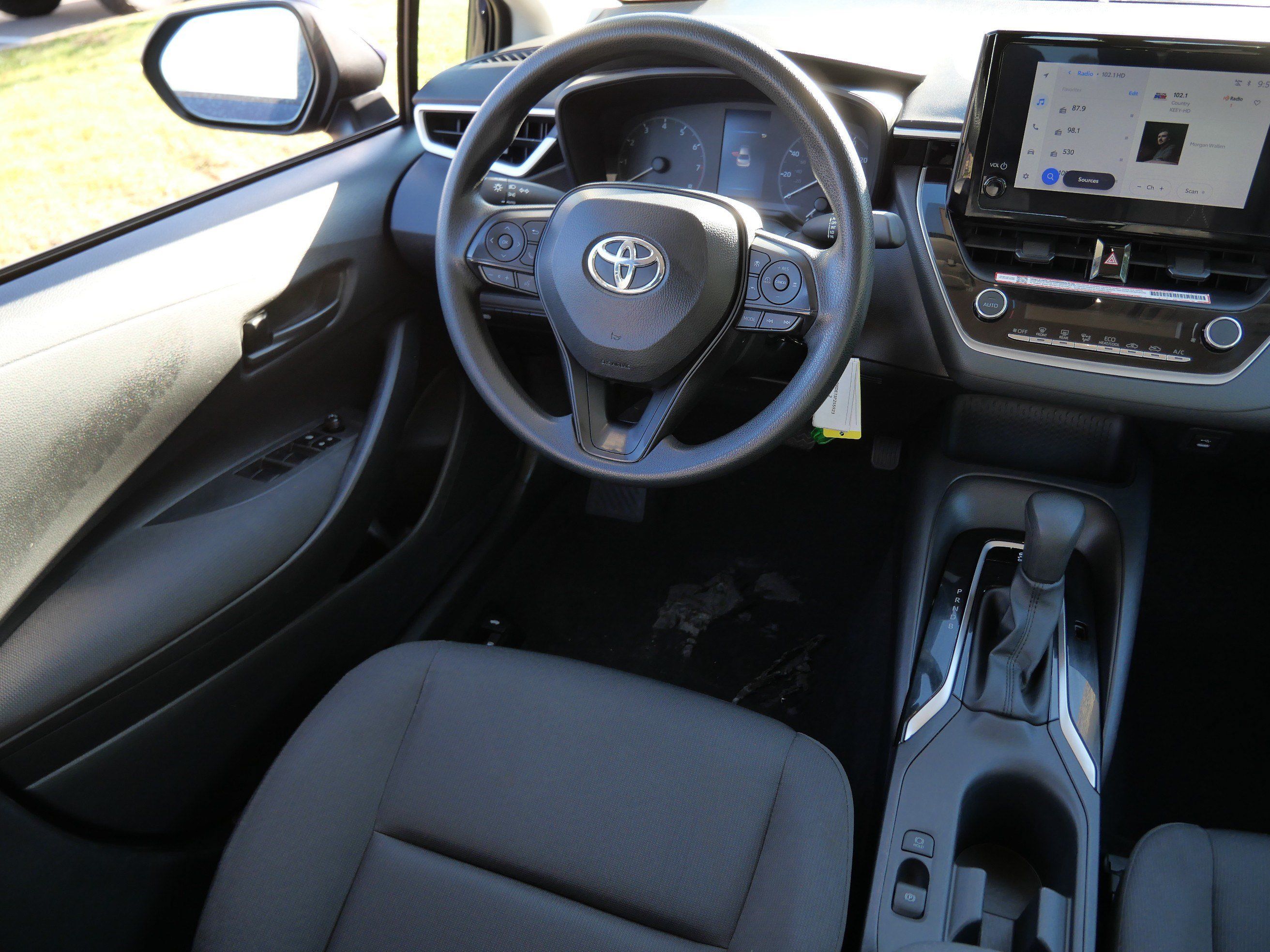 Certified 2025 Toyota Corolla LE FWD image 9