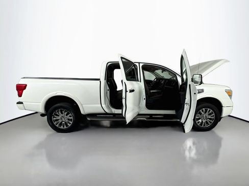 Used 2017 Nissan Titan Platinum Reserve AWD/4WD image 32