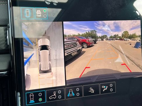 New 2026 GMC Yukon AT4 AWD/4WD image 18