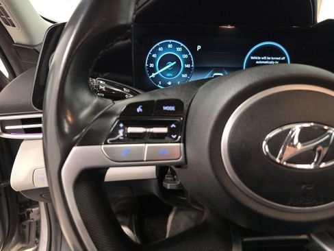 Used 2023 Hyundai Elantra Limited FWD image 14