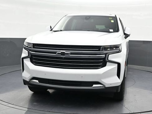 Used 2022 Chevrolet Tahoe LT w/ LT Signature Package RWD image 9