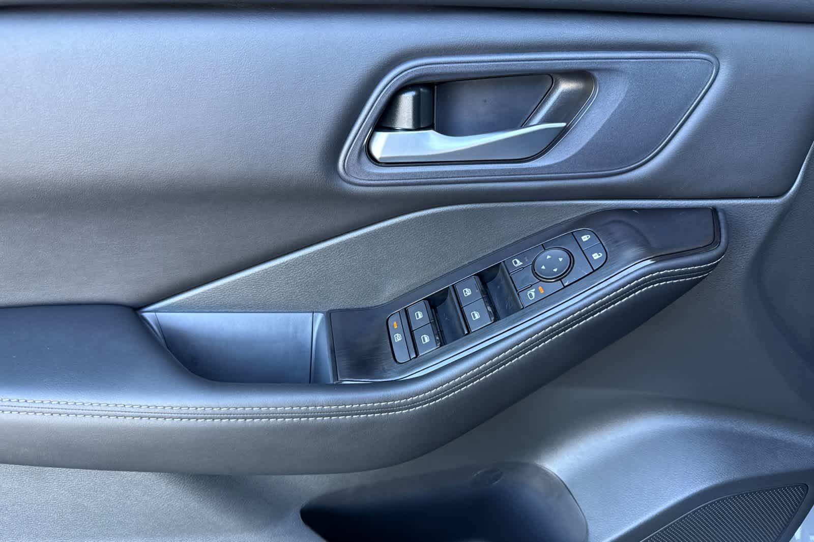 New 2026 Nissan Rogue SV AWD/4WD image 12