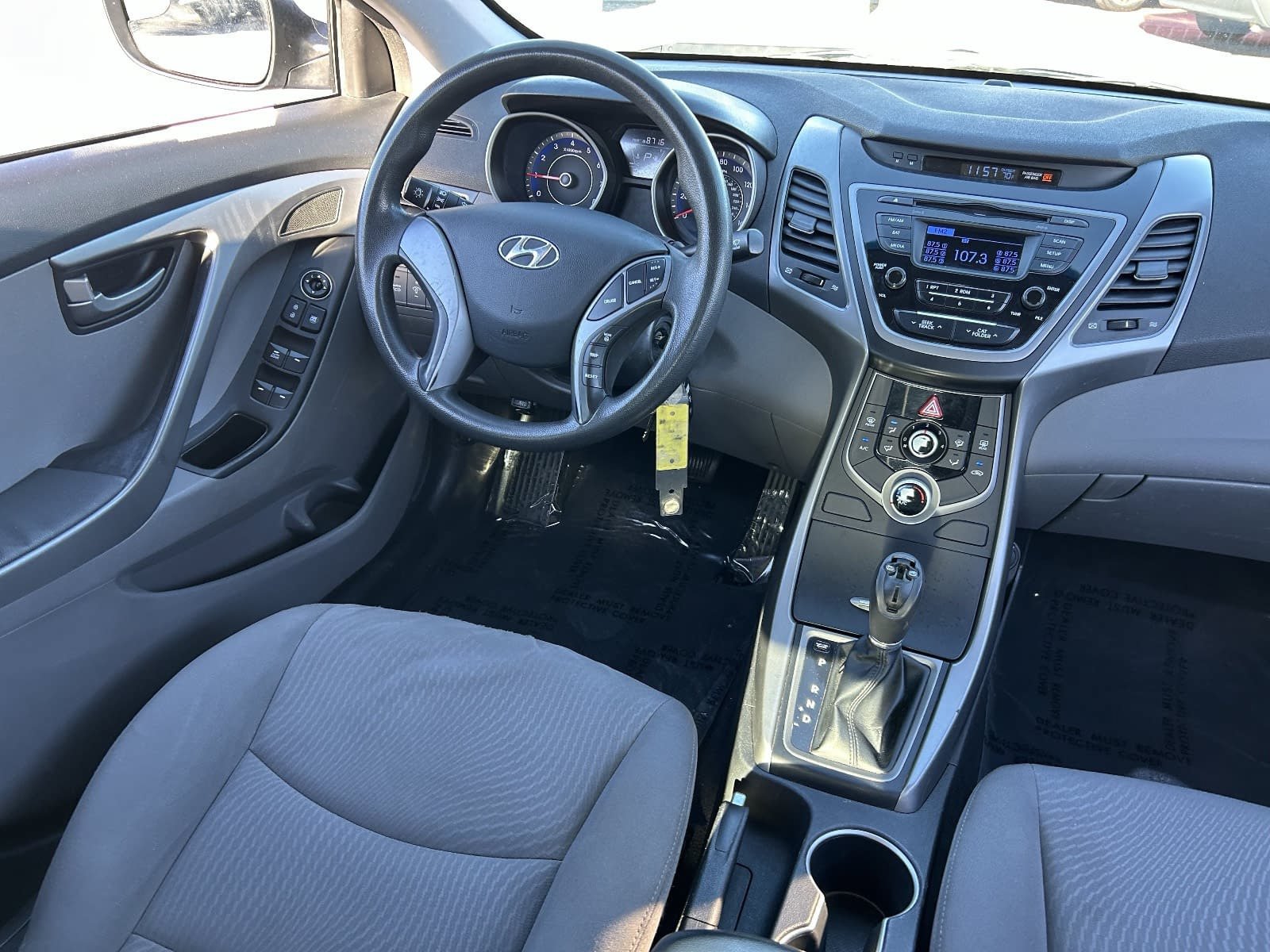 Used 2015 Hyundai Elantra SE FWD image 17