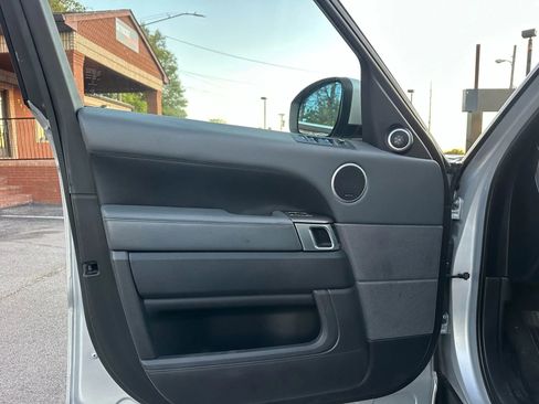 Used 2014 Land Rover Range Rover Sport SE image 17