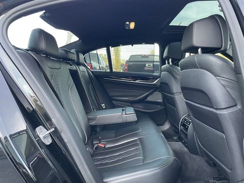 Used 2018 BMW M550i xDrive image 24