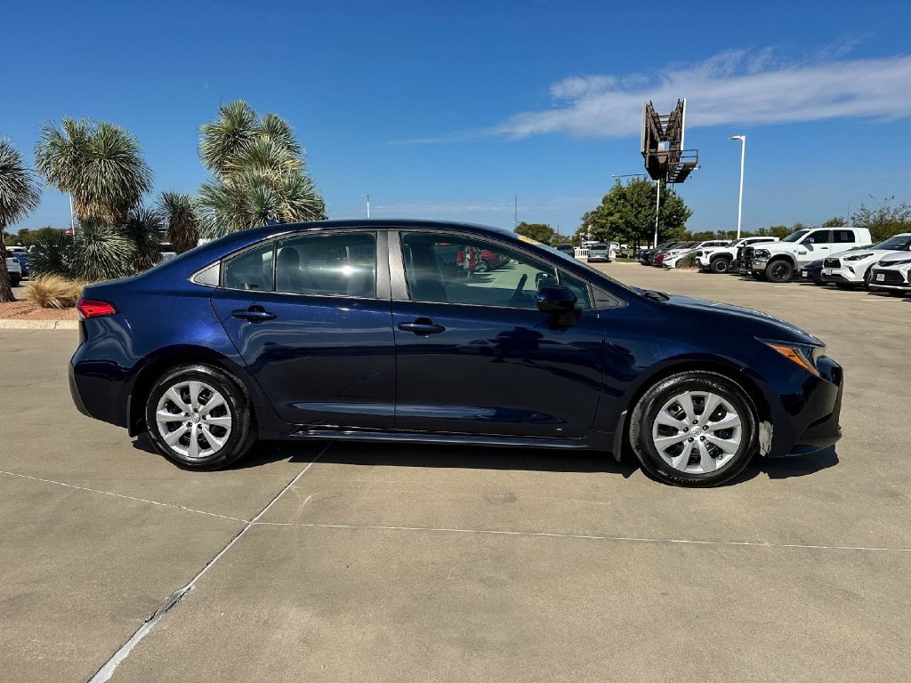 Used 2026 Toyota Corolla LE FWD image 2