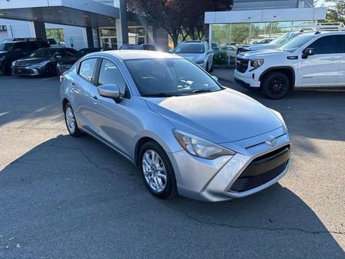 Used 2017 Toyota Yaris iA FWD image 4