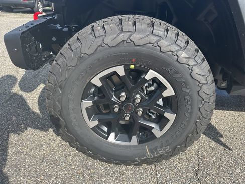 New 2025 Jeep Wrangler Rubicon AWD/4WD image 31