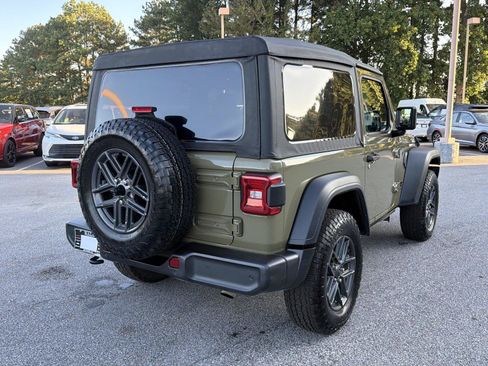 Used 2025 Jeep Wrangler Sport AWD/4WD image 5