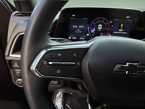 Used 2025 Chevrolet Suburban Z71 w/ Comfort Package image 23