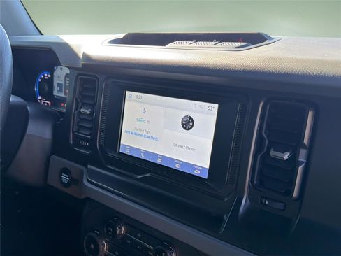 Used 2022 Ford Bronco 4-Door AWD/4WD image 14