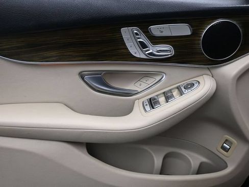 Used 2019 Mercedes-Benz GLC 300 image 7
