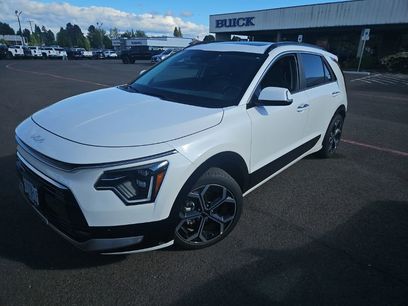 Used 2023 Kia Niro SX Touring