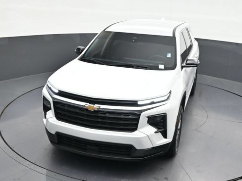 Used 2024 Chevrolet Traverse LS FWD image 23