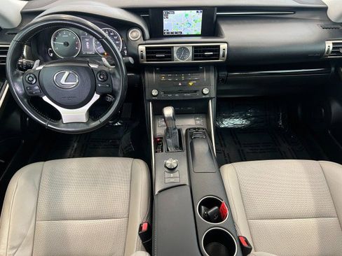 Used 2016 Lexus IS 300 AWD image 19