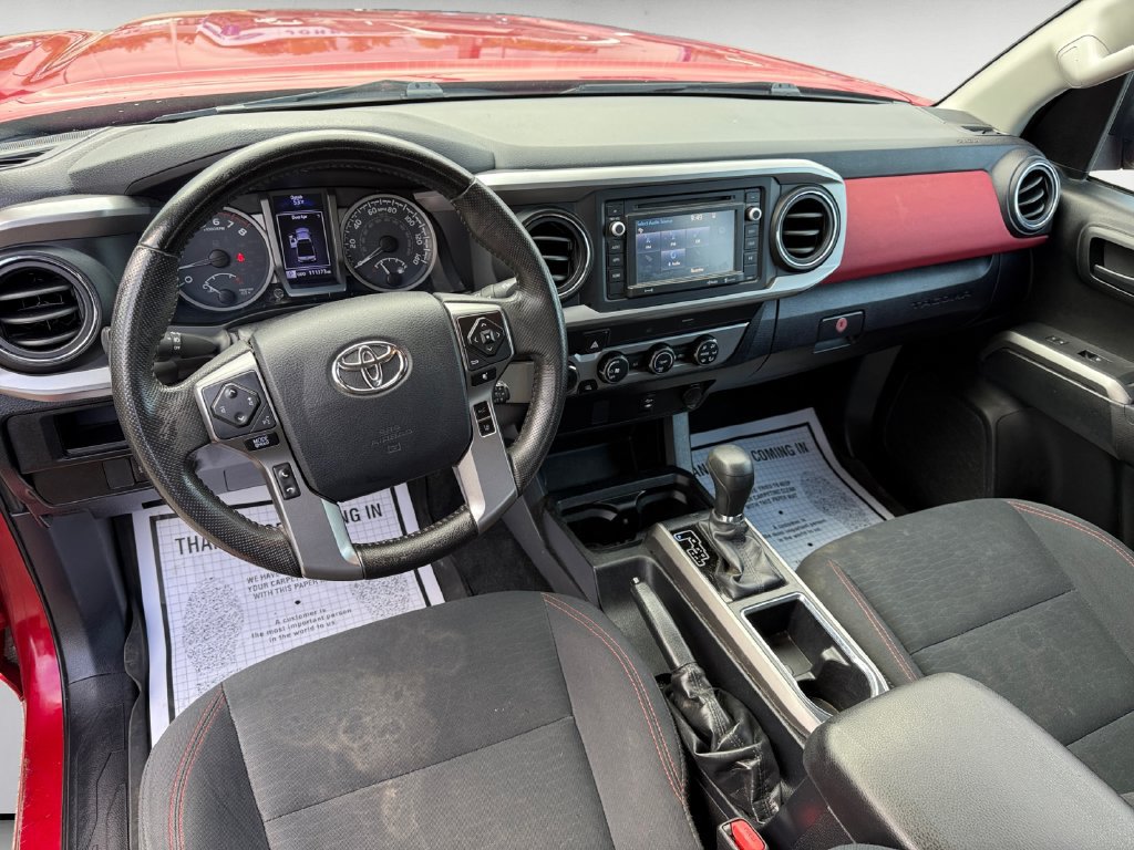 Used 2019 Toyota Tacoma SR5 w/ SR5 Appearance Package (SM) AWD/4WD image 11