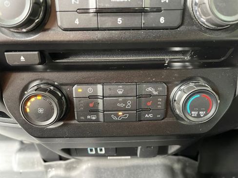 Used 2016 Ford F150 XLT AWD/4WD image 11