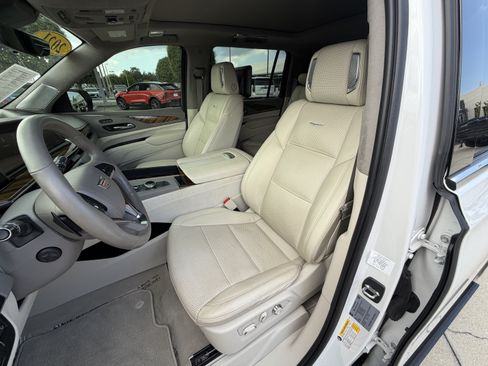 Used 2021 Cadillac Escalade ESV Premium Luxury Platinum RWD image 18