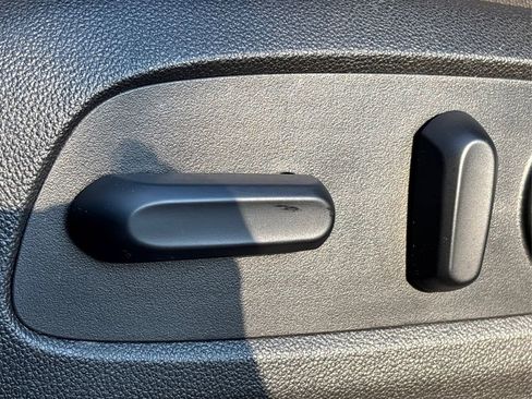 Used 2018 GMC Terrain SLE w/ Driver Convenience Package image 33