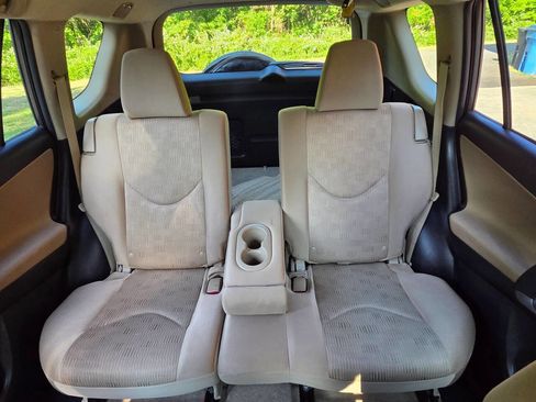 Used 2011 Toyota RAV4 2WD w/ Base L4 Extra Value Pkg image 16