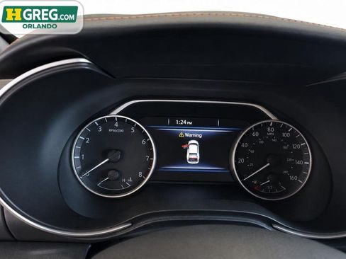 Used 2022 Nissan Maxima SR w/ Sport Mat Group FWD image 13