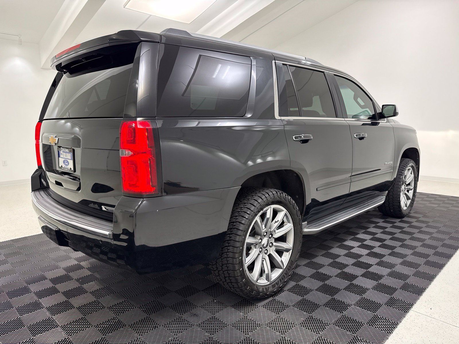 Used 2017 Chevrolet Tahoe Premier AWD/4WD image 4