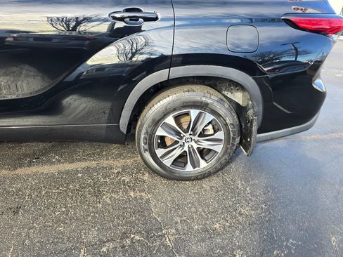 Used 2022 Toyota Highlander XLE image 4