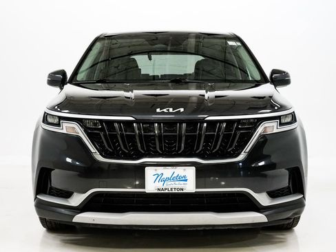 Certified 2022 Kia Carnival LX image 4