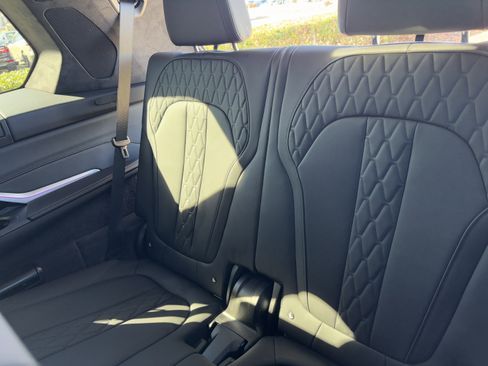 Certified 2025 BMW X7 xDrive40i w/ M Sport Package image 33