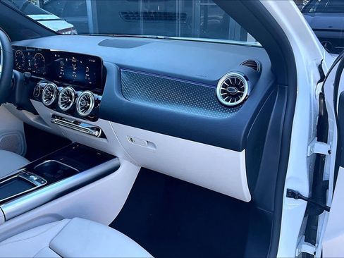 Used 2025 Mercedes-Benz GLA 250 image 18