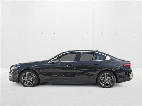 Used 2025 BMW i5 xDrive40 w/ Premium Package image 5