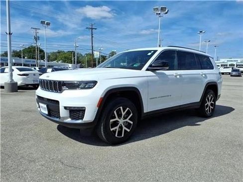 Used 2024 Jeep Grand Cherokee L Limited w/ Luxury Tech Group II image 42