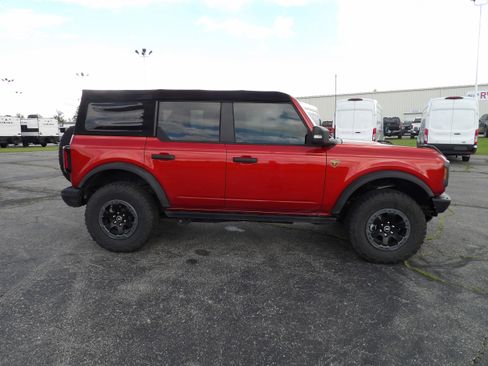 Used 2022 Ford Bronco Badlands image 5