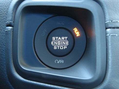 New 2025 Jeep Gladiator Mojave image 29