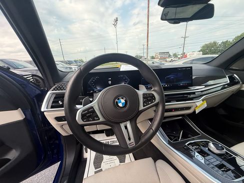 Used 2025 BMW X5 M60i AWD/4WD image 16