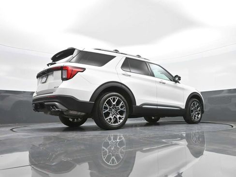 Used 2025 Ford Explorer Platinum w/ Ultimate Package image 80