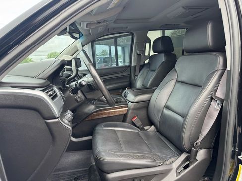 Used 2017 Chevrolet Tahoe LT w/ LT Signature Package AWD/4WD image 4