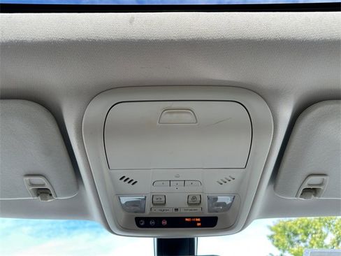 Used 2018 Cadillac XT5 Luxury image 28