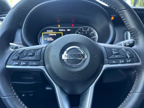 Used 2020 Nissan Kicks SR w/ SR Premium Package FWD image 29