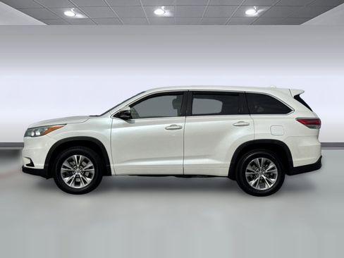 Used 2015 Toyota Highlander Plus image 2