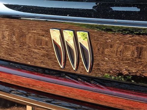 Used 2025 Buick Enclave Sport Touring w/ Super Cruise Package image 3