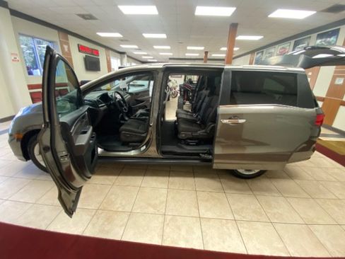 Used 2018 Honda Odyssey EX image 7