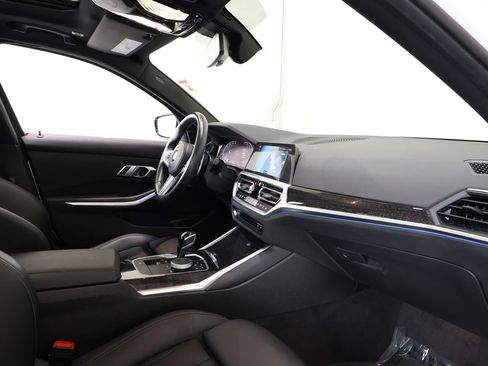 Used 2022 BMW 330i Sedan w/ M Sport Package RWD image 19